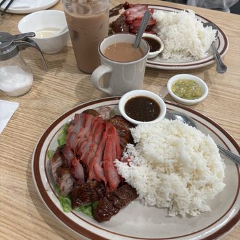 Hay Yue Restaurant - Bbq pork, roasted duck, and soy sauce chicken Milk tea and soup - Dim Sum Near Me - Oakland, California Hay Yue Restaurant - Bbq pork, roasted duck, and soy sauce chicken Milk tea and soup - Dim Sum Near Me - Oakland, California