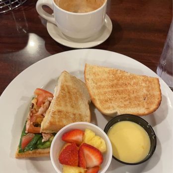 Eggtc. - Turkey Florentine w/ egg whites and a side of fruit - Breakfast & Brunch Near Me - Kansas City, Missouri Eggtc. - Turkey Florentine w/ egg whites and a side of fruit - Breakfast & Brunch Near Me - Kansas City, Missouri