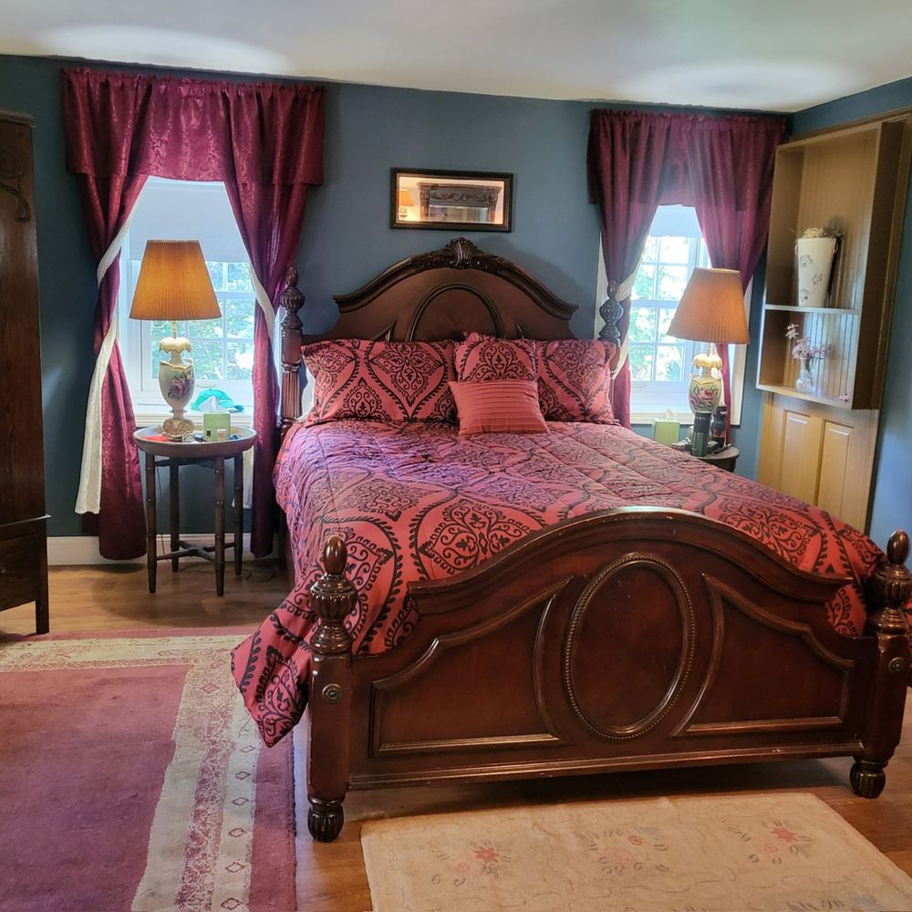 Pig Hill Inn - Bed & Breakfast Near Me - Cold Spring, New York Pig Hill Inn - Bed & Breakfast Near Me - Cold Spring, New York