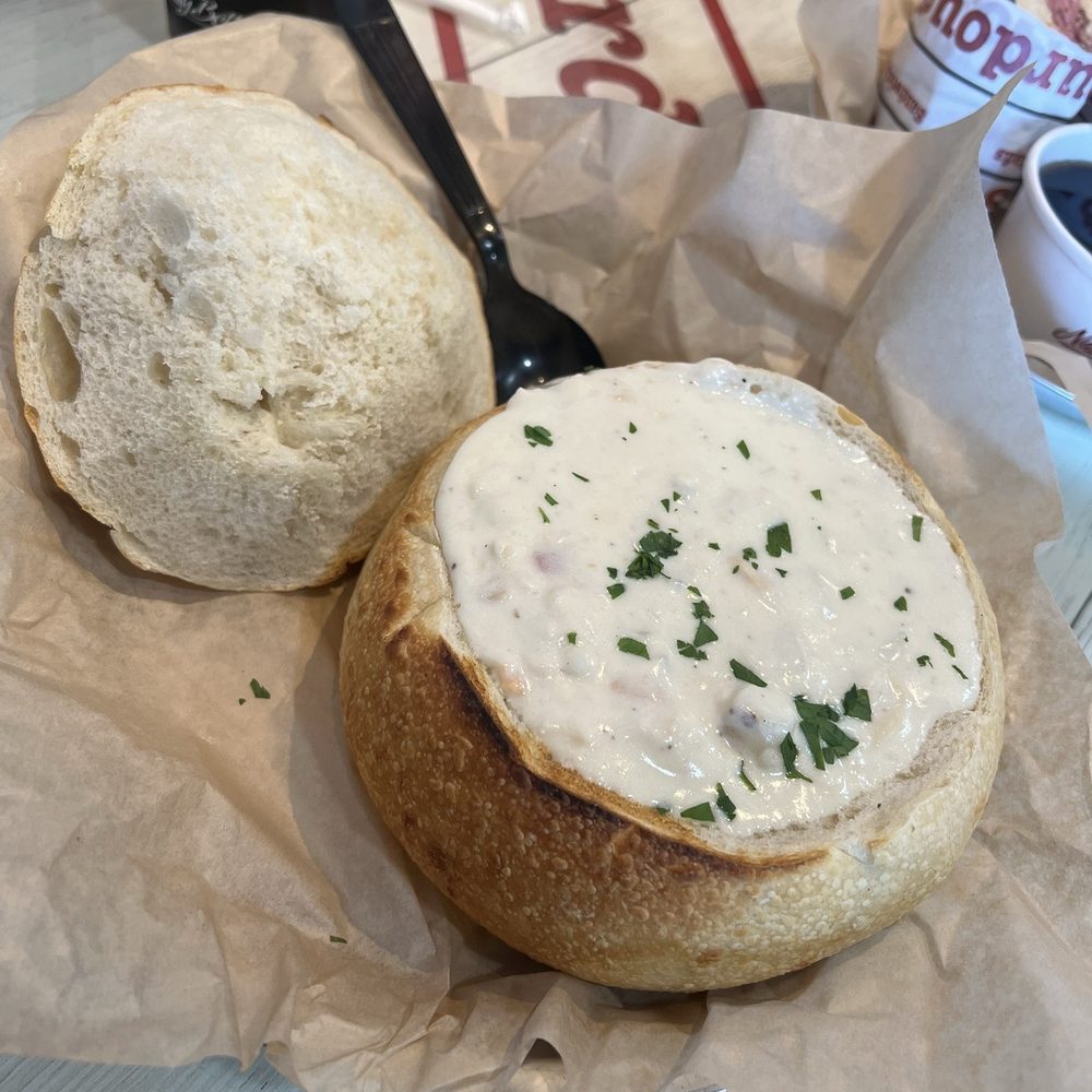 Bread bowl clam chowder