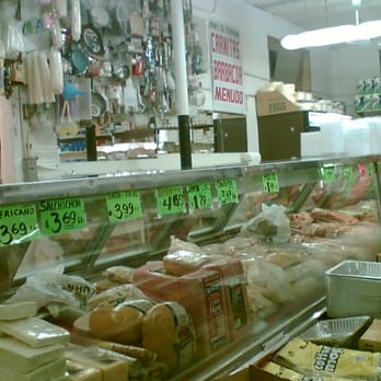 Carniceria Ruiz - Meat counter - Grocery Near Me - Chicago, Illinois