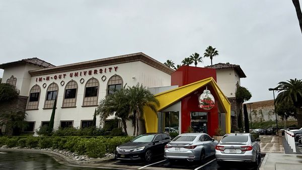 In-N-Out Burger by null