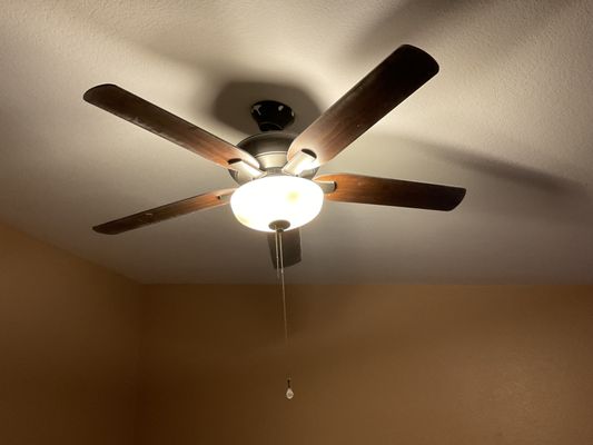 DFW Roofing Pro Logo