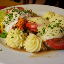 Gaststätte Kartoffelkäfer - Schweins-Medaillon mit Kartoffel Püree (wenn ich mich da jetzt nicht täusche)