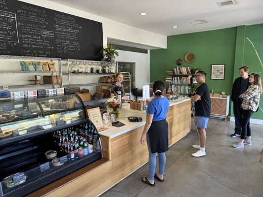 LuckyBolt Kitchen + Bakery by null