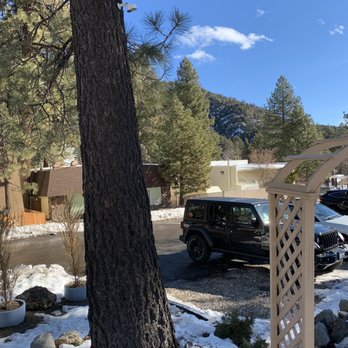 Grand Pine Cabins - Hotels Near Me - Wrightwood, California