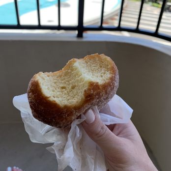 Leonard's Bakery - traditional malasada - Bakeries Near Me - Honolulu, Hawaii Leonard's Bakery - traditional malasada - Bakeries Near Me - Honolulu, Hawaii