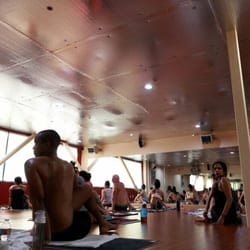 Spine twist. Joints of each every vertebrae twisting like a pearl necklace