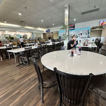 Saigon Basil - Dining w new flooring - Vietnamese Near Me - Northglenn, Colorado