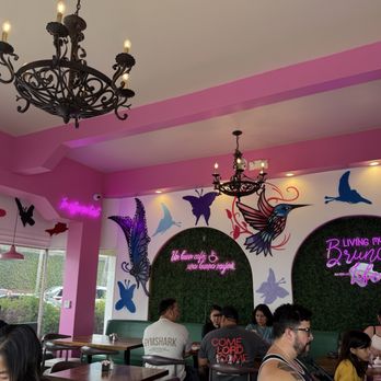 Madres Brunch - Atmosphere - Breakfast & Brunch Near Me - Long Beach, California