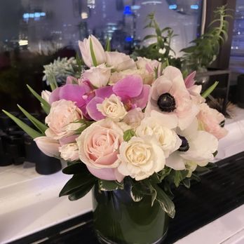 City Blossoms - Beautiful spring arrangement - Florists Near Me - Manhattan, New York City Blossoms - Beautiful spring arrangement - Florists Near Me - Manhattan, New York