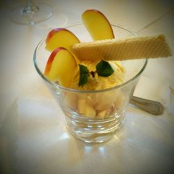 Hotel-Restaurant Kreuz - Insel-Traum: Mascarpone-Nektarinen-Eis