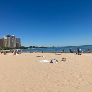 Oak Street Beach - Beach - Beaches Near Me - Chicago, Illinois