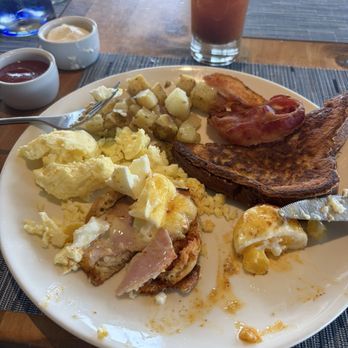 Vessel Restaurant - Couldn't cut the English muffin even with a sharp knife. - Bars Near Me - San Diego, California Vessel Restaurant - Couldn't cut the English muffin even with a sharp knife. - Bars Near Me - San Diego, California