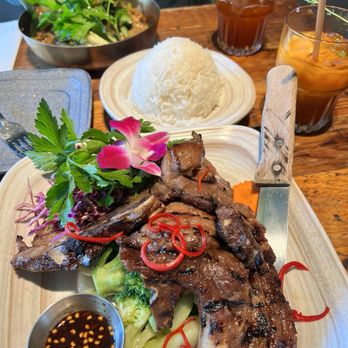 Lemongrass Brooklyn - Pork Chop Lemongrass is so satisfying and succulent. - Thai Near Me - Brooklyn, New York Lemongrass Brooklyn - Pork Chop Lemongrass is so satisfying and succulent. - Thai Near Me - Brooklyn, New York