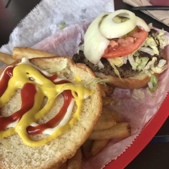 Beth's Burger Bar - Burgers Near Me - Orlando, Florida