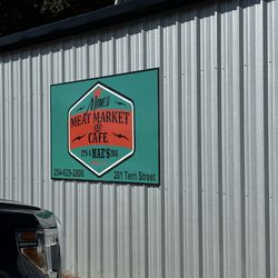 Mae's Meat Market