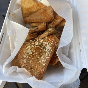 Tap Room - Pita chips for spinach dip- very good - Bars Near Me - Patchogue, New York