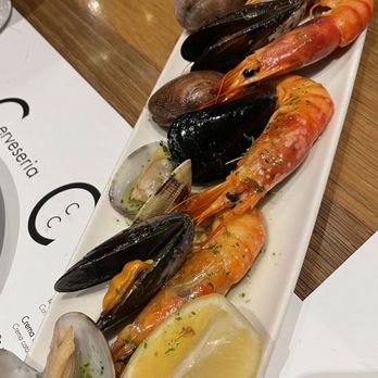 Ciutat Comtal - Mussel, clam, and shrimp - Tapas Bars Near Me - Barcelona, B