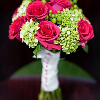 Dragonfly Floral - Bride's bouquet - Florists Near Me Dragonfly Floral - Bride's bouquet - Florists Near Me