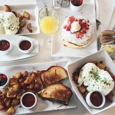 Eat This Café - Hollywood Brunch Spot: Breakfast, Lunch, Bottomless Mimosas by null
