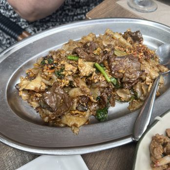 Isarn Thai Soul Kitchen - Phad See Ew with Beef - Noodles Near Me - Seattle, Washington