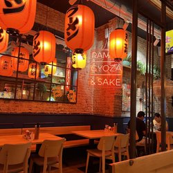 Takumi Ramen - Trendy interior
