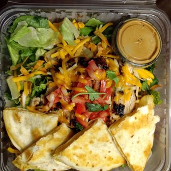 Chili's - Quesadilla Explosion Salad - American Near Me - Fort Bliss, Texas