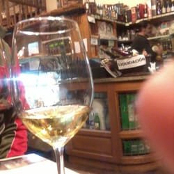 Vinoteca O'beiro - Para amantes del vino, un rincón ideal cerca de la catedral de Santiago
