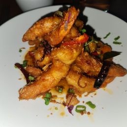 Crispy shrimp served with jasmine rice Crispy shrimp served with jasmine rice