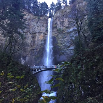 Multnomah Falls - Beautiful. But be prepared to walk if it's packed (& there's no parking). - Hiking Near Me - Bridal Veil, Oregon Multnomah Falls - Beautiful. But be prepared to walk if it's packed (& there's no parking). - Hiking Near Me - Bridal Veil, Oregon