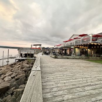 Dockside Suites - Boardwalk in front of the suite & Dockside restaurant - Hotels Near Me - Digby, Nova Scotia