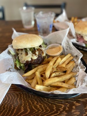 LUCKY’S IRON DOOR ROADHOUSE - 429 Photos & 347 Reviews - 3754 W Ctr