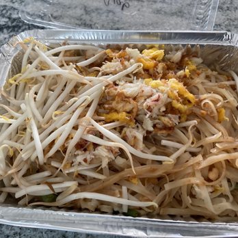 Pom's Thai Restaurant - CrabMeat Pad Thai - Thai Near Me - S Portland, Maine Pom's Thai Restaurant - CrabMeat Pad Thai - Thai Near Me - S Portland, Maine
