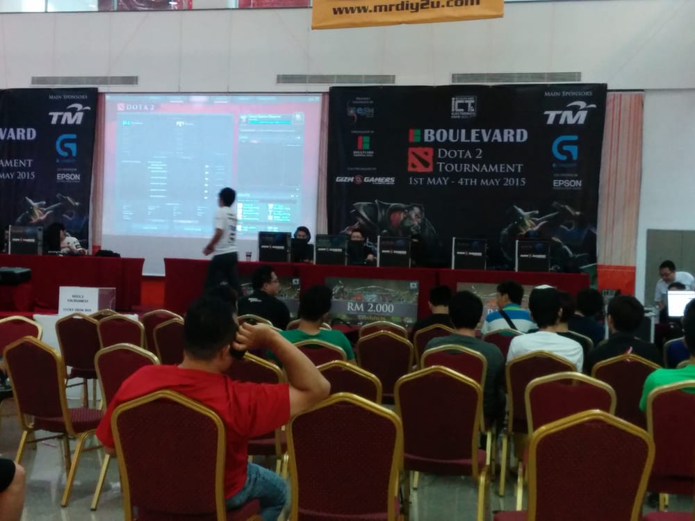 Boulevard Shopping Mall