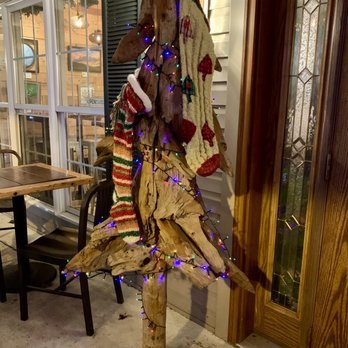 Mellow Minded Cafe - Porch Christmas Decorations - Juice Bars & Smoothies Near Me - Harrisburg, Pennsylvania