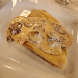 Savory Mushroom and Swiss Crepes Savory Mushroom and Swiss Crepes
