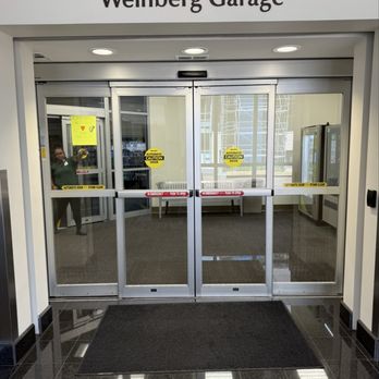The Weinberg Garage - Entrance to Weinberg Garage via Hospital Bridge on Floor 2 - Parking Near Me - Baltimore, Maryland The Weinberg Garage - Entrance to Weinberg Garage via Hospital Bridge on Floor 2 - Parking Near Me - Baltimore, Maryland