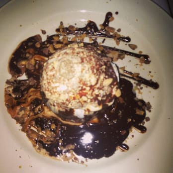 Peohe's - Lava cake - Seafood Near Me - Coronado, California
