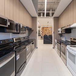 Trail Appliances - North Vancouver - Ranges, Mircowaves, and Ventilation on Display