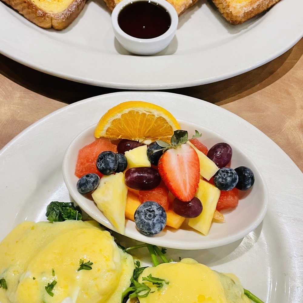 Brick Restaurant - Crème Brûlée French Toast Spinach and Goat Cheese Eggs Benedict - New American Near Me - Jacksonville, Florida Brick Restaurant - Crème Brûlée French Toast Spinach and Goat Cheese Eggs Benedict - New American Near Me - Jacksonville, Florida