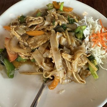 Big Monster Sushi & Thai - Drunken Noodles - Thai Near Me - Lihue, Hawaii
