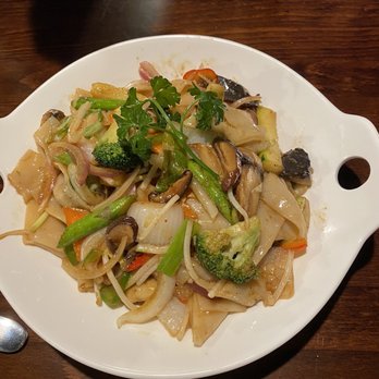 Sushi Call - Veggie Drunken noodles - Sushi Bars Near Me - Elkridge, Maryland Sushi Call - Veggie Drunken noodles - Sushi Bars Near Me - Elkridge, Maryland