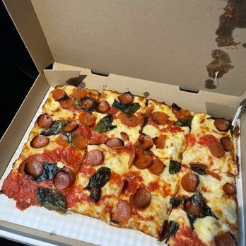 Crispelli's Bakery & Pizzeria - Deep dish with pepperoni and basil. - Pizza Near Me - Troy, Michigan Crispelli's Bakery & Pizzeria - Deep dish with pepperoni and basil. - Pizza Near Me - Troy, Michigan