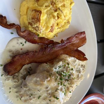 Ruby Slipper Central Business District - Biscuits and gravy - Breakfast & Brunch Near Me - New Orleans, Louisiana