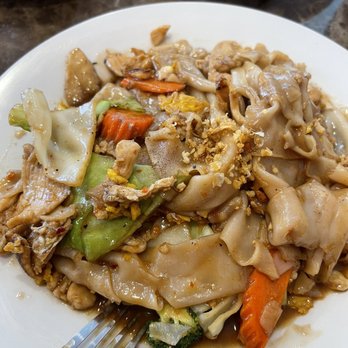 Stadium Thai - ST2. Chicken Phad See Ew - Thai Near Me - Tacoma, Washington Stadium Thai - ST2. Chicken Phad See Ew - Thai Near Me - Tacoma, Washington