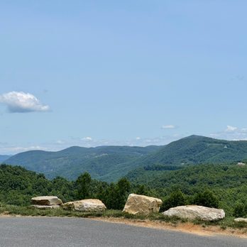 Point Lookout Vineyards - Wine Tasting Room Near Me - Hendersonville, North Carolina Point Lookout Vineyards - Wine Tasting Room Near Me - Hendersonville, North Carolina