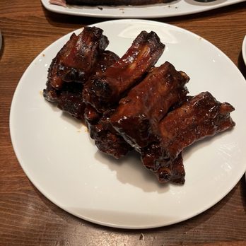 Smoke Signals - "Piggy" "Wings" special- ribs marinated for days and maybe smoked? then covered in a buffalo wing style sauce and flash fried. - Barbeque Near Me - Lake Placid, New York