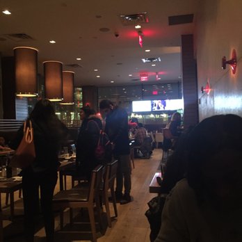 Moxies Toronto Downtown Restaurant - Lounges Near Me - Toronto, Ontario