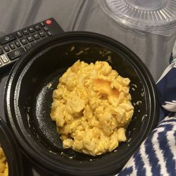 KFC - Worst service that's supposed to be a large mac and cheese and theres stuff missing
